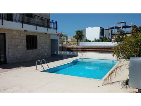 Five bedroom villa with sea view and swimming pool for rent in Ypsoupolis area of Limassol