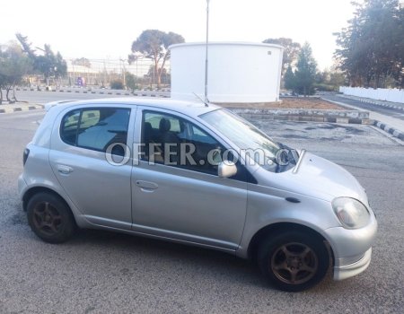 2000 Toyota Vitz Petrol Automatic Hatchback