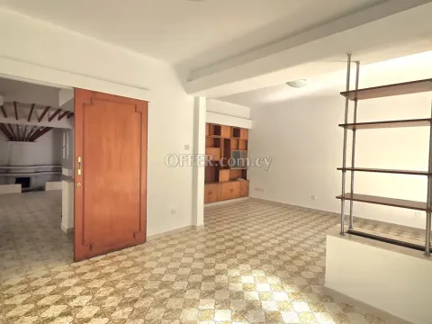 4 Bed Semi-Detached House for rent in Katholiki, Limassol - Main Photo