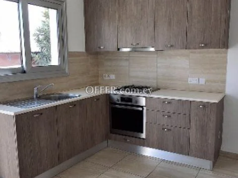 3 bedroom house 5' from My Mall - Main Photo